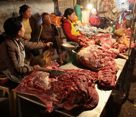 Le Vieng, marché de la sollicitation du bonheur - ảnh 5